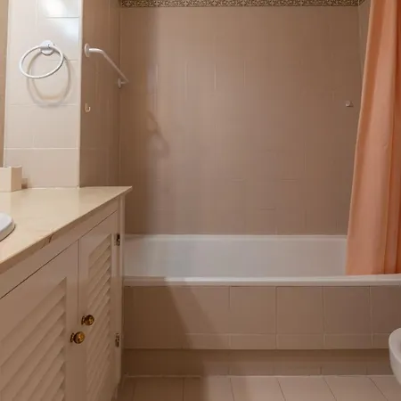 Apartment 3 Bedrooms & Terrace, Swimming Pool - Porton 7