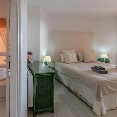 Apartment 3 Bedrooms & Terrace, Swimming Pool - Porton 7