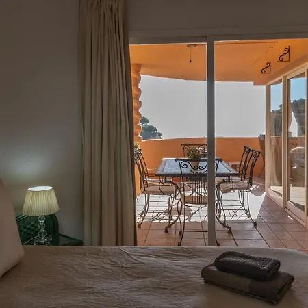 3 Bedrooms & Terrace, Swimming Pool - Porton 7 *