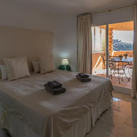 Apartment 3 Bedrooms & Terrace, Swimming Pool - Porton 7